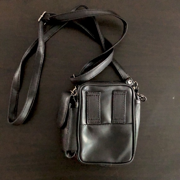 Black shoulder bag with multiple pockets - Picture 2 of 2